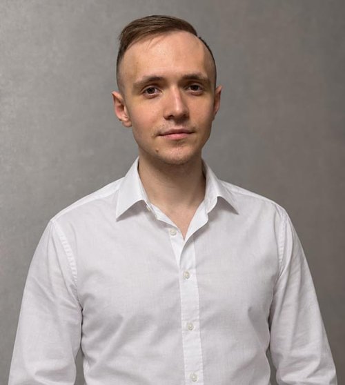 Александр Петров